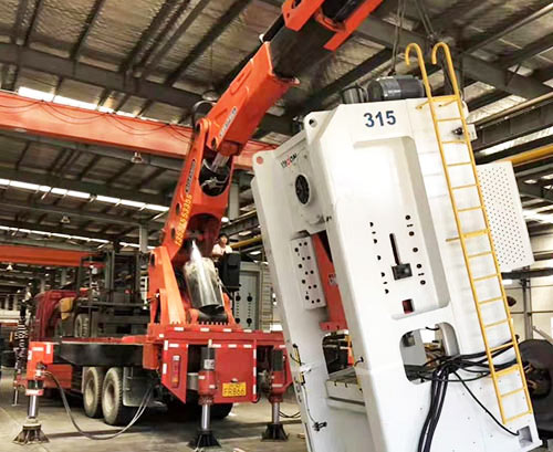 卢龙县提升工作效率，选择优质折臂吊租赁服务